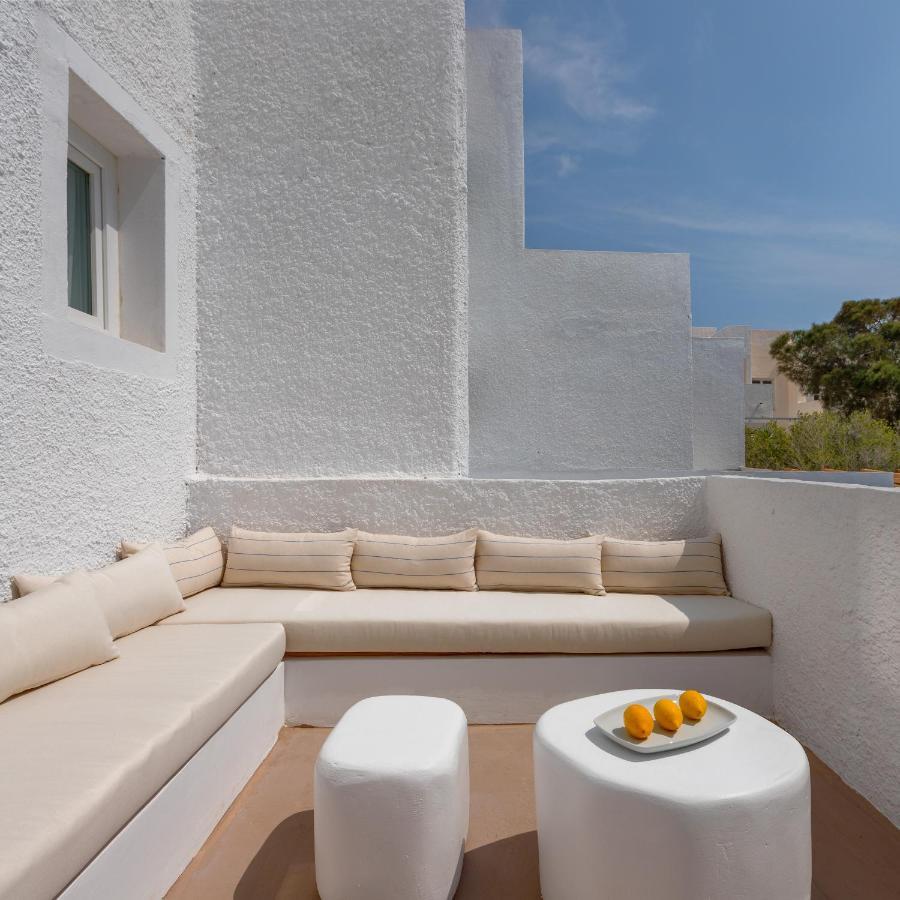 Voca Hotel & Suites Kamari  Exterior photo